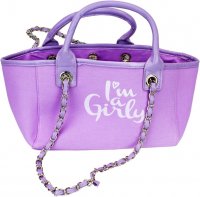 Ich bin eine mädchenhafte lila Handtasche mit Kette